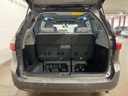 2016 Toyota Sienna XLE