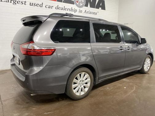 2016 Toyota Sienna XLE