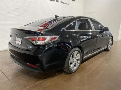 2016 Hyundai SONATA Hybrid Limited
