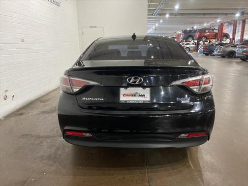 2016 Hyundai SONATA Hybrid Limited