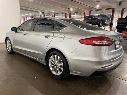 2020 Ford Fusion Hybrid SE
