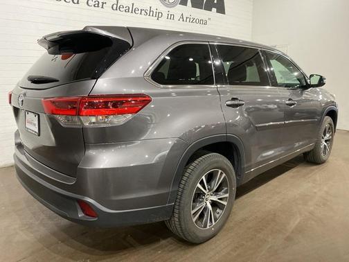 2017 Toyota Highlander LE