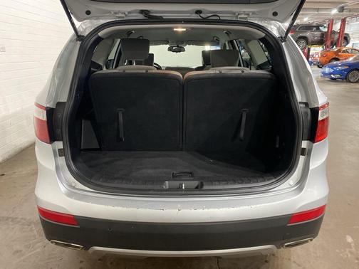 2016 Hyundai SANTA FE SE