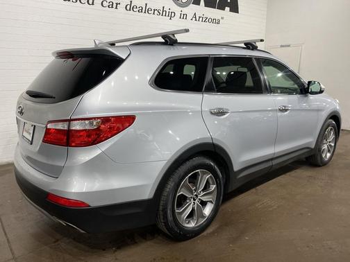 2016 Hyundai SANTA FE SE