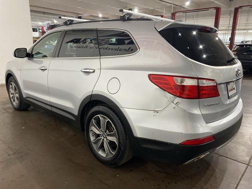 2016 Hyundai SANTA FE SE