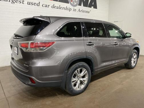 2016 Toyota Highlander LE