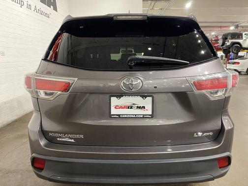 2016 Toyota Highlander LE