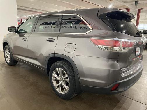 2016 Toyota Highlander LE