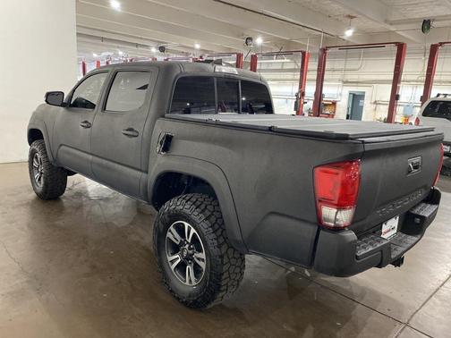 2016 Toyota Tacoma SR