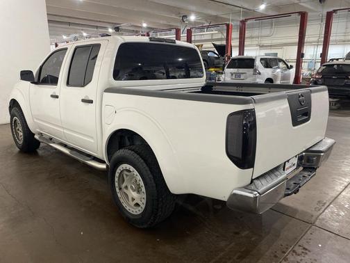 2005 Nissan Frontier SE Crew Cab