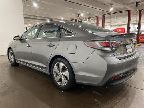 2017 Hyundai SONATA Hybrid Limited