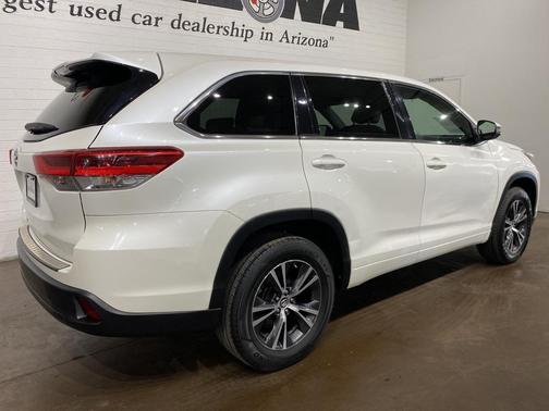 2018 Toyota Highlander LE I4