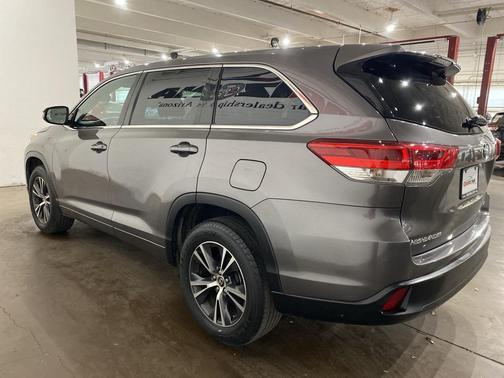 2017 Toyota Highlander LE Plus