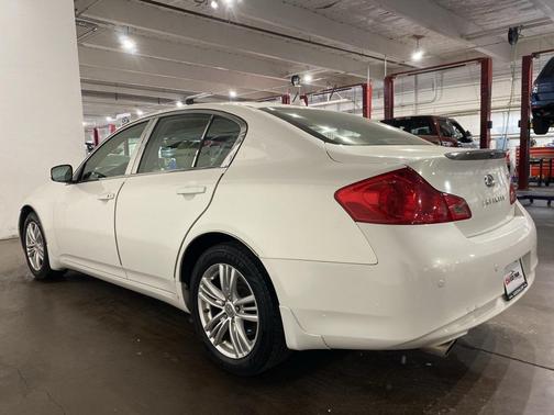 2010 INFINITI G37x Base