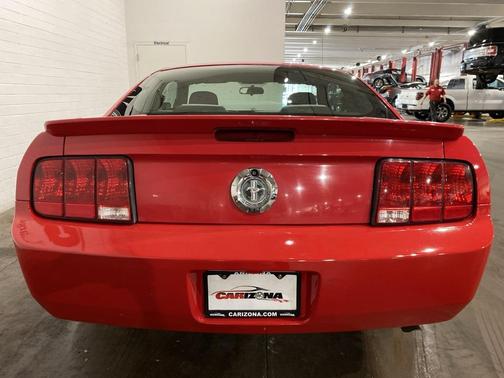 2007 Ford Mustang Deluxe