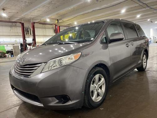 2017 Toyota Sienna LE