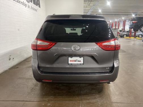 2017 Toyota Sienna LE