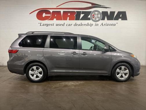 2017 Toyota Sienna LE