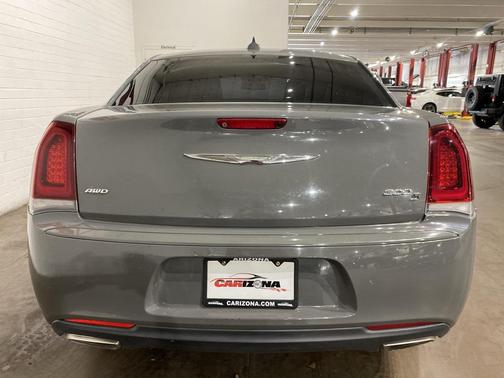 2019 Chrysler 300 S