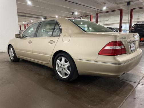 2004 Lexus LS 430 Base