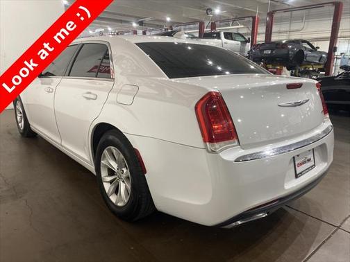2015 Chrysler 300 Limited