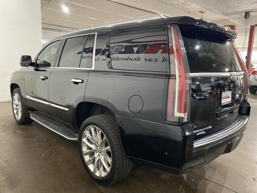 2017 Cadillac Escalade Luxury