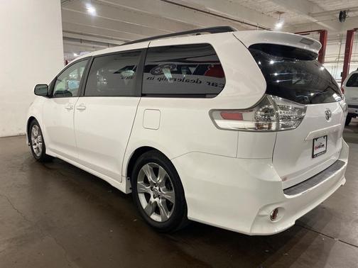 2012 Toyota Sienna SE