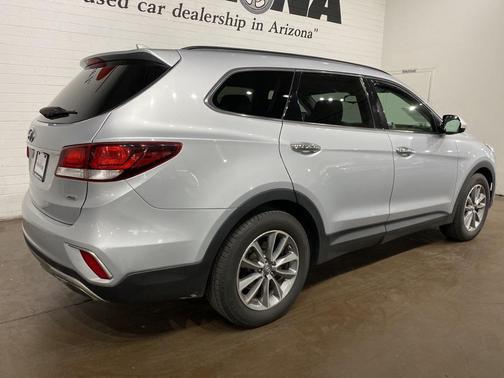 2017 Hyundai SANTA FE SE