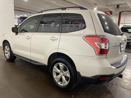 2016 Subaru Forester 2.5i