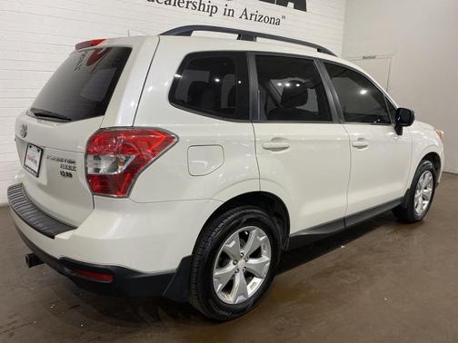 2016 Subaru Forester 2.5i