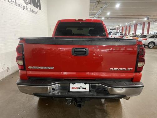 2004 Chevrolet Silverado 2500 LS H/D Crew Cab