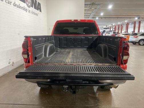 2004 Chevrolet Silverado 2500 LS H/D Crew Cab