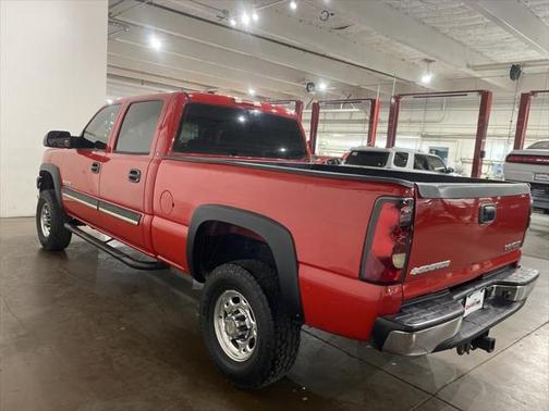 2004 Chevrolet Silverado 2500 LS H/D Crew Cab