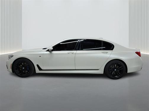 2018 BMW 750 i