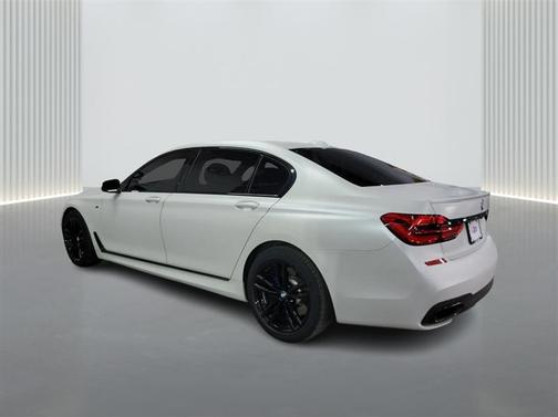 2018 BMW 750 i