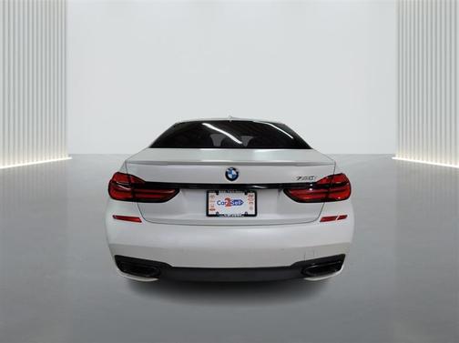 2018 BMW 750 i