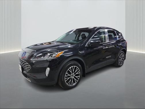 2022 Ford Escape PHEV Titanium