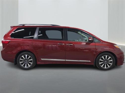 2019 Toyota Sienna Limited Premium