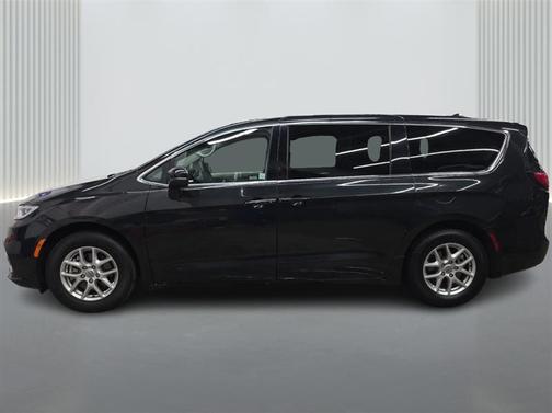 2023 Chrysler Pacifica Touring-L