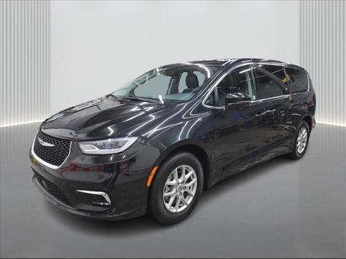 2023 Chrysler Pacifica Touring-L