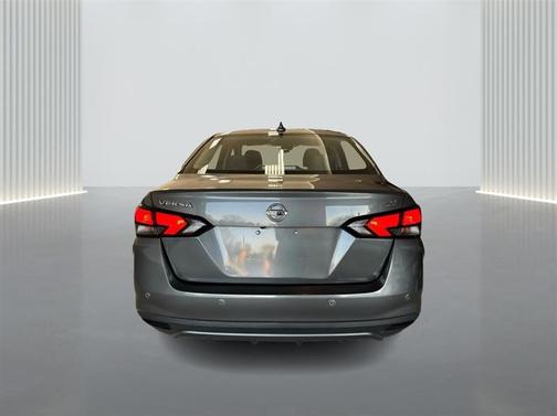 2021 Nissan Versa 1.6 SV