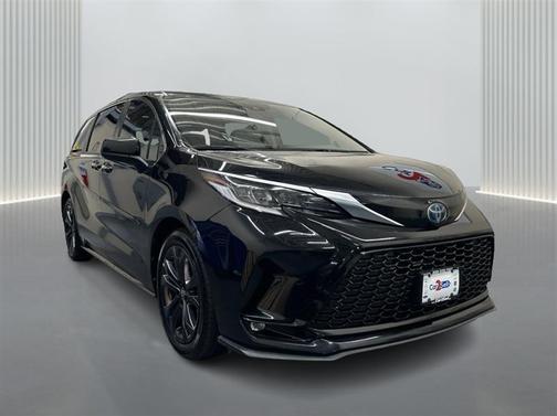 Black 2021 Toyota Sienna XSE 7 Passenger