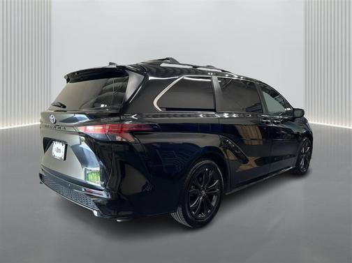 Black 2021 Toyota Sienna XSE 7 Passenger