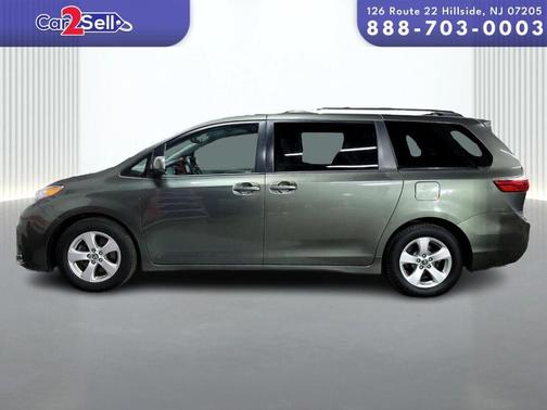 2018 Toyota Sienna LE