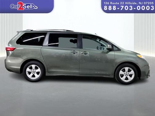 2018 Toyota Sienna LE