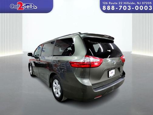2018 Toyota Sienna LE