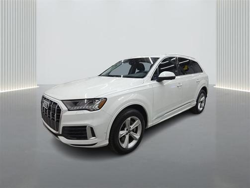 Carrara White 2024 Audi Q7 45 Premium