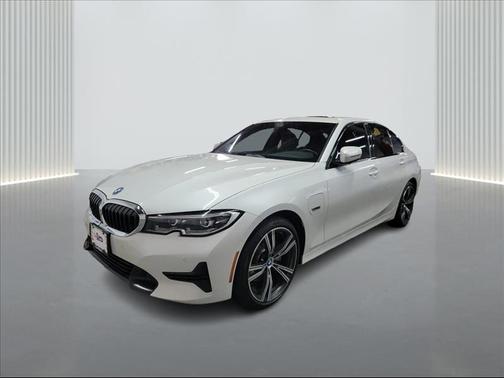 2022 BMW 330e xDrive