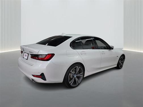 2022 BMW 330e xDrive