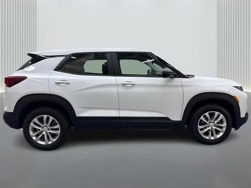 White 2023 Chevrolet Trailblazer LS